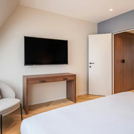 Marriott Executive Hotel 4*